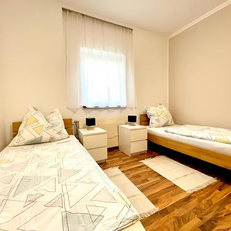 Maison d'hôtes Smartrooms24 *